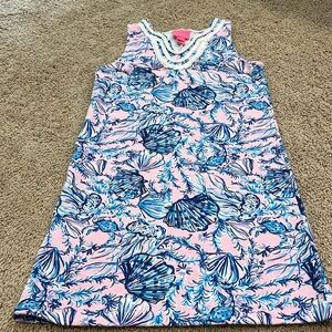 Lily Pulitzer girls dress.  Like new, excellent condition.  Size large